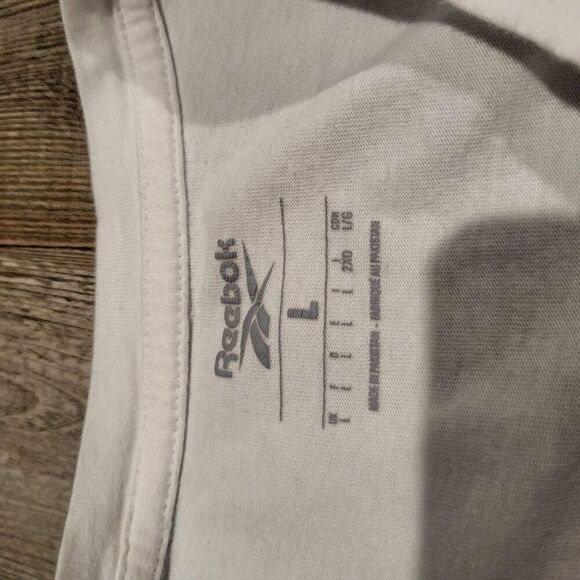 Reebok Regular Fit Graphic Tee Shirt Women's Size Large - Picture 3 of 6